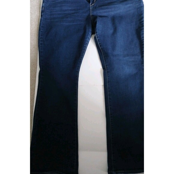 Signature Levi's Women  Bootcut Jeans Sz 18M 34 X 32 Denim Mid Rise Dark Wash - Picture 3 of 16